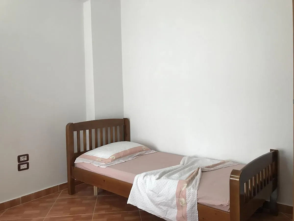Himara Apartment 0*, Химара